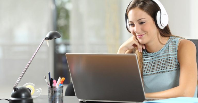 Estude de graça com os cursos mais buscados da Espanha